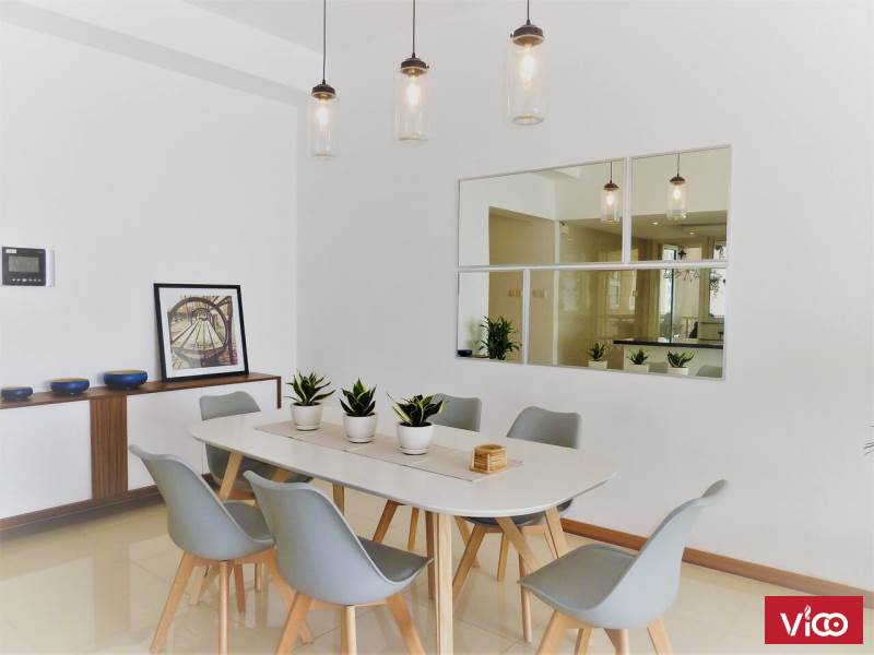 Cho thuê nhanh căn hộ Vinhomes Golden River, DT 64m2,tầng cao, Nội thất đẹp. Hotline 0931525177