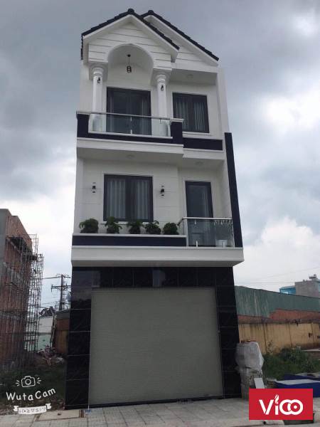 Bán nhà 1 trệt 2 lầu 1 xẹc Đại Lộ Bình Dương đường DX nhựa 8m ,sổ sẵn bao sang tên