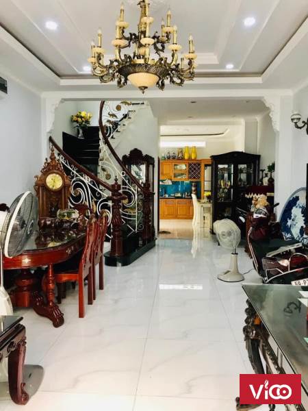 Bán gấp nhà HXH Cách Mạng Tháng Tám, Quận Tân Bình, ngang 5.2m, 4 tầng, Chỉ 12.9 tỷ. 0932828672.