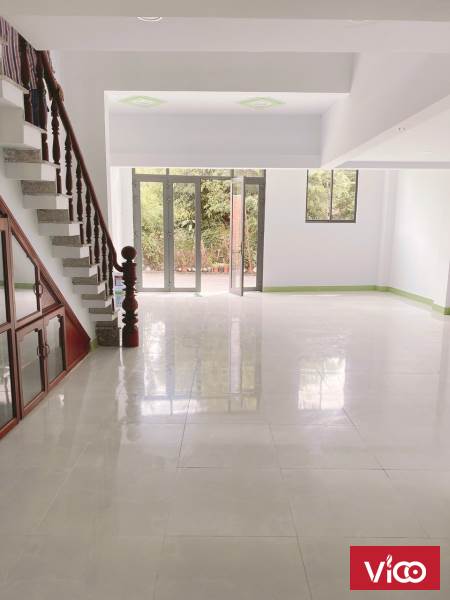 Cần bán nhà hai mặt tiền đường Phú Thọ, Tp Thủ Một, Bình Dương.