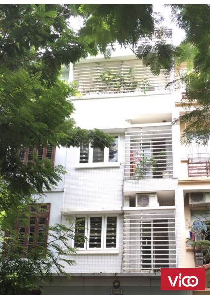 Cần bán gấp nhà liền kề TT KĐT Văn Quán Hà Đông.Vỉa hè to,thoáng 2 mặt.100m2 x 4 tầng