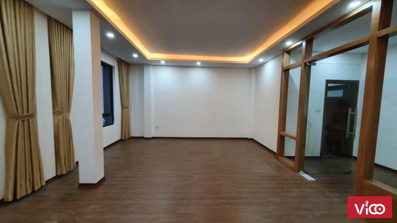 Trục Đường Quốc Hương Thảo Điền Q2. Nhà nát SHR 2 TỶ 500 chinh chu TL