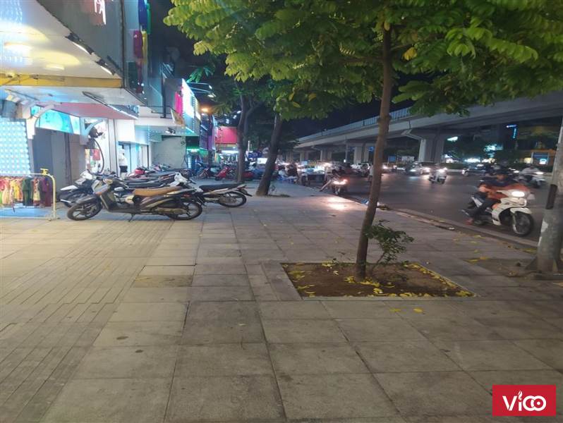 Chính chủ cho thuê cửa hàng tại số 288 Nguyễn Trãi, cạnh ĐH Hà Nội, DT 50m2 giá 32 tr/th LH 0989