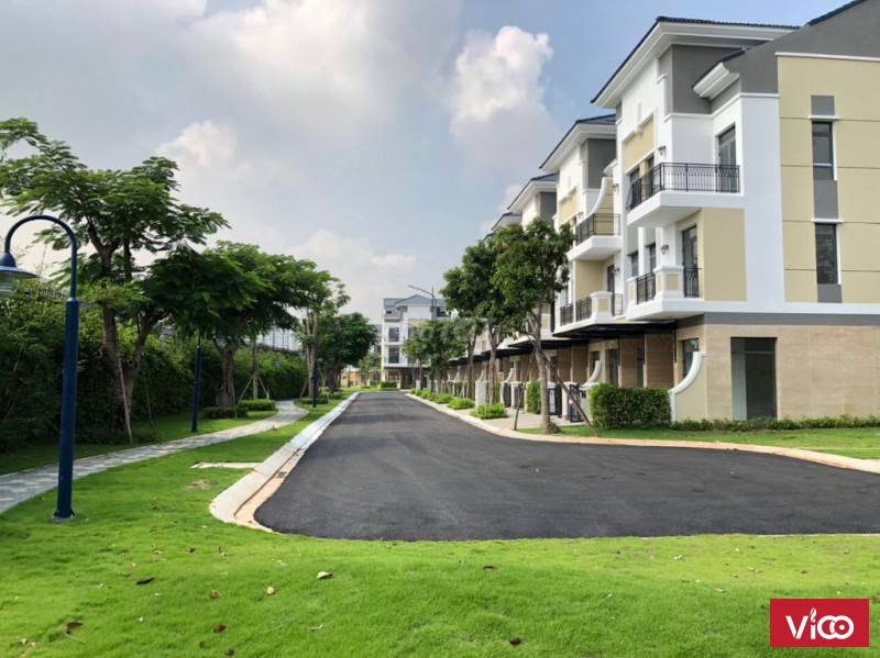 BÁN NHÀ PHỐ LIỀN KỀ KHU ĐÔ THỊ CAO CẤP , QUẬN 9, TP HCM.