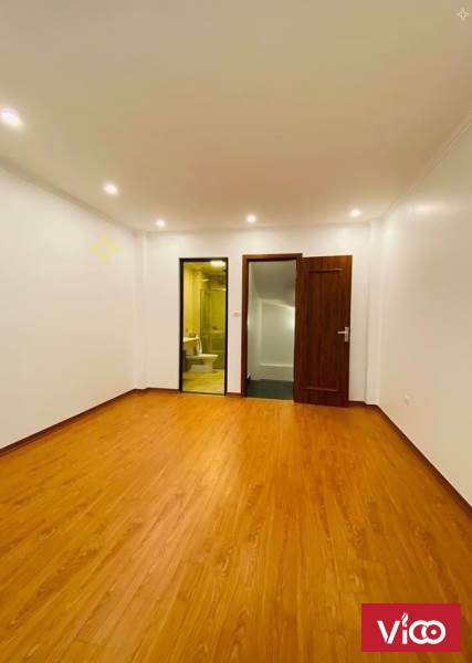 NHÀ ĐẸP ĐÓN TẾT, 38m2 x 5T, MT 4m Phố Âu Cơ, Lạc Long Quân