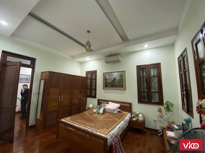 Mặt phố Thái Thịnh 90m2, vị trí đẹp, vỉa hè, kinh doanh sầm uất, giá 20tỷ.