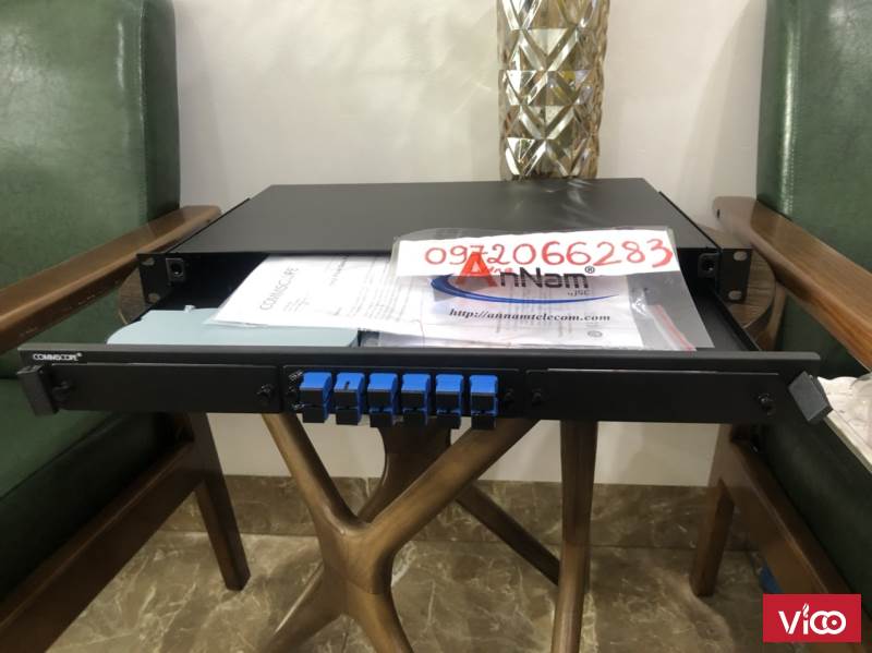 Hộp đấu nối sợi quang SM, 12 khớp nối LC đôi, 1U mã 760241650 Hộp ODF 12 cổng lắp rack Commscope