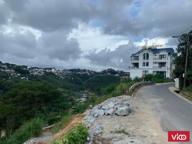 Nhà Đất Đà Lạt cần bán đất mặt tiền có view đẹp thận tiện cho việc sây khu nghĩ dưỡng quán cà phê