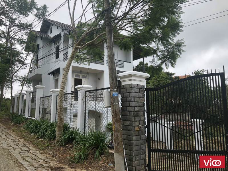 Nhà Đất Đà lạt cần bán biệt thư Khe Sanh Thuận lợi nhà đầy đủ nội thất , đang kinh doanh du lịch,