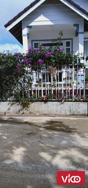 Cần bán nhà Đà lạt Thiết kế ấp áp vào mùa đông. Thoáng mát vào mùa hè . Gần chợ ,trường học, đi ra