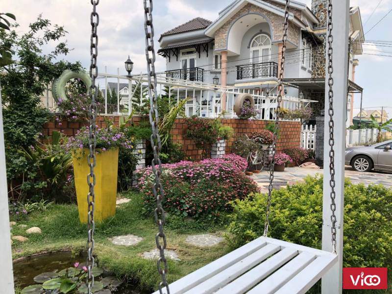 Nhà Đất Đà lạt cần bán nhà gần khu du lịch Nội thất sang trọng khung vườn nhiều cây