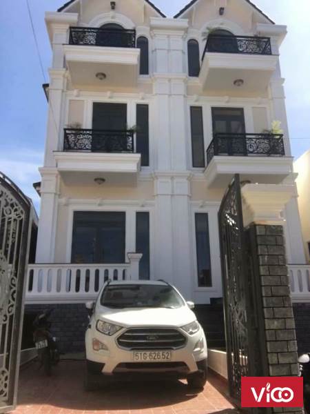 Cần bán nhà Đà Lạt mới xây xong rộng rãi thaoir mái thích hợp kinh doanh khách sạn