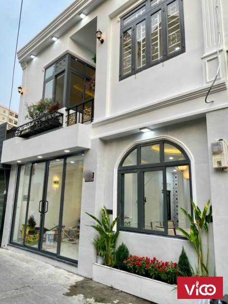 Nhà mới 1/ sau căn mặt tiền đương Phan Văn Trị P10 Gò Vấp, DT 42m2, nhà đẹp vào ở ngay