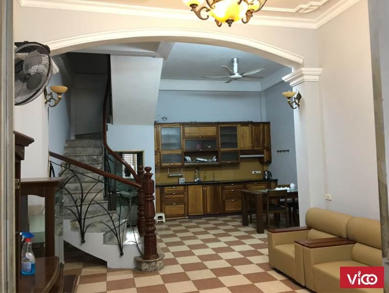 Cho thuê nhà nguyên căn ngõ 285 Đội Cấn, DT 50m2x3 tầng Giá 12tr/th LH 0914727599