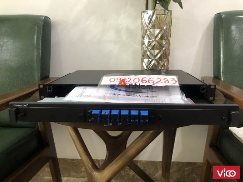 Hộp đấu nối sợi quang SM, 12 khớp nối LC đôi, 1U mã 760241650 Hộp ODF 12 cổng lắp rack Commscope