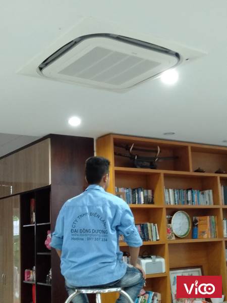 Máy lạnh Daikin FCNQ21MV1 thiết kế với hướng gió thổi tròn và độ ồn thấp