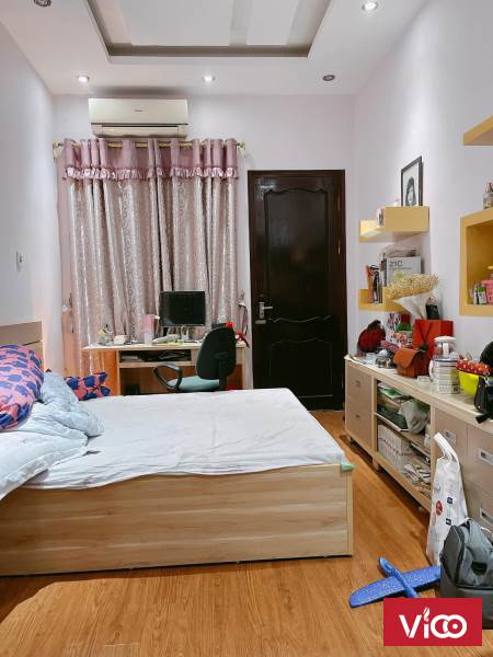 Bán gấp nhà riêng Phố Chùa Láng, Q. Đống Đa. LH 0846 282 986.