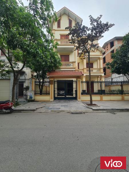 Cần bán gấp biệt thự lô góc KĐT Sài Đồng,165m,4 tầng thang máy,mt 24m,giá 22,5 tỷ.