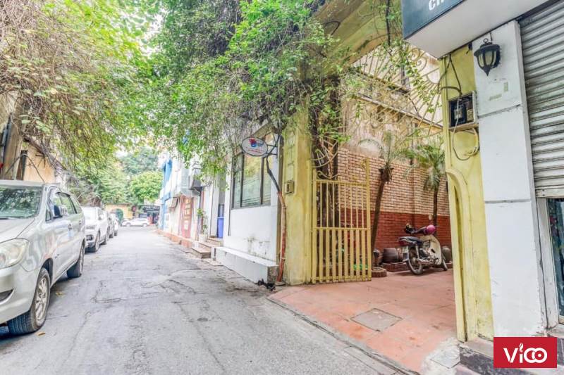 Bán nhà mặt phố Hạ Hồi Hoàn Kiếm kinh doanh đẳng cấp ô tô đỗ, diện tích 99m giá 27 tỷ.