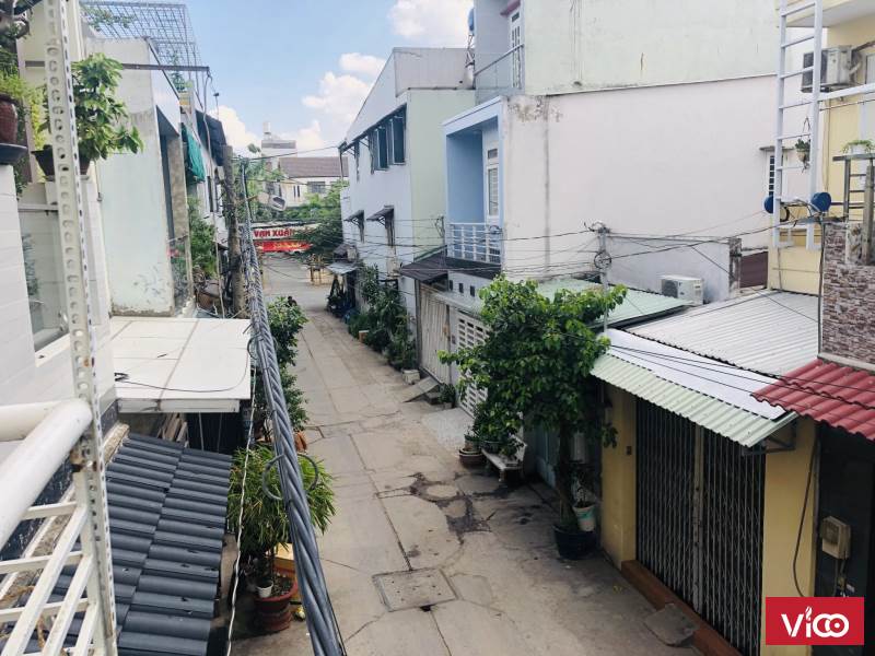 Nhà 1 trệt, 1 lầu đúc kiên cố, hẻm 8m, mua và ở ngay