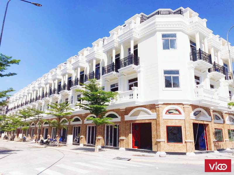 Nhà phố thương mại 1 trệt 2 lầu 4 mặt tiền tại Tp Dĩ An 1.5 tỷ nhận nhà ngay Sang sổ liền tay.