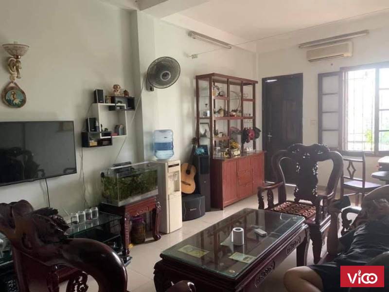 Bán nhà phân lô 4 tầng Trung Kính, mặt tiền rộng, thông số đẹp, đường rộng, kinh doanh tốt, giá hơn
