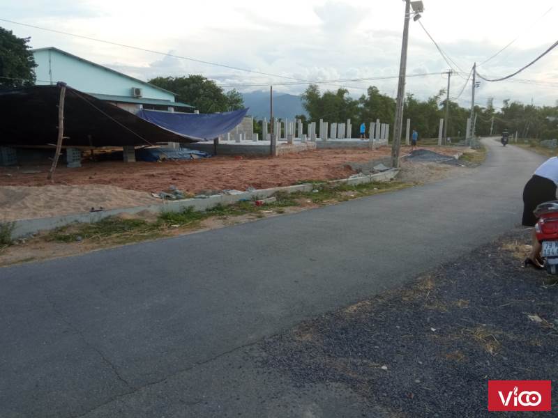 Đất nền Diên Thạnh giá rẻ chỉ với 970 triệu, cách quốc lộ 1A khoảng 100m. Sổ đỏ đầy đủ, gửi lộc cho