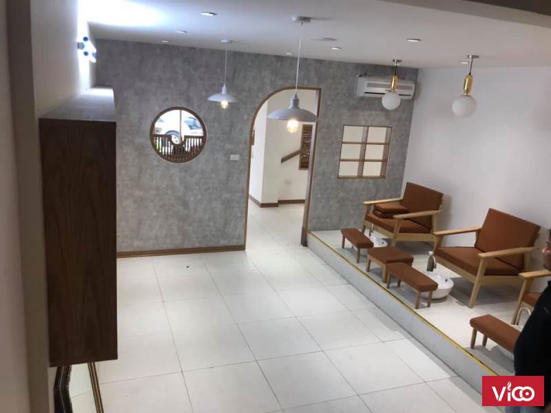 HOT! Mặt phố Chùa Láng, mặt tiền rộng, vỉa hè siêu rộng, gần Vincom, kinh doanh sầm uất, Đống Đa