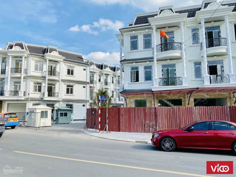 BÁN NHÀ HOÀN THIỆN, ĐÃ CÓ SỔ HỒNG MẶT TIỀN TRUNG TÂM TP DĨ AN, BÌNH DƯƠNG, CÓ NGÂN HÀNG CHO VAY