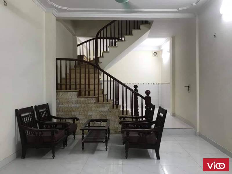 Nhà đẹp 30m2 Phố Trạm, Long Biên, ngõ ô tô đỗ. 0942347171