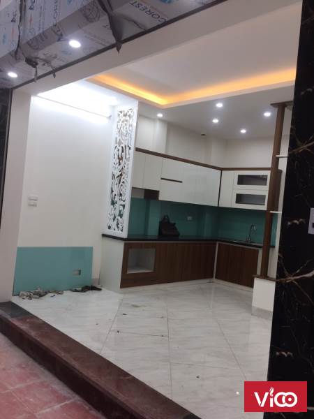 Bán nhà phố Đại La 22m, 5 tầng, mt 4.4m, giá 3.1 tỷ.