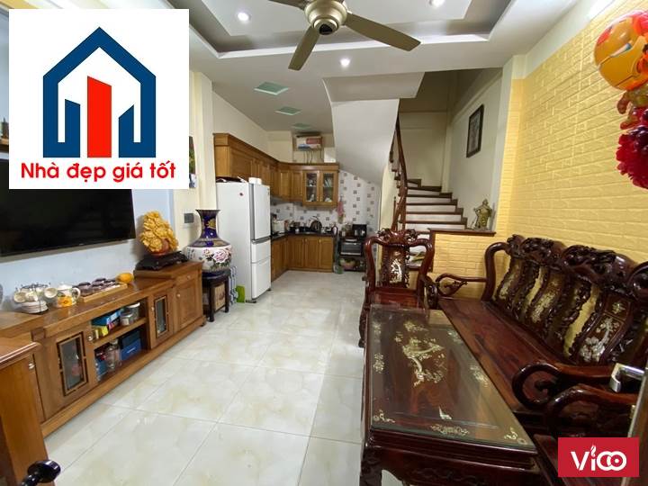 Bán nhà Phố Trạm, Long Biên, 71m2, ngõ rộng, giá rẻ. LH 0942347171