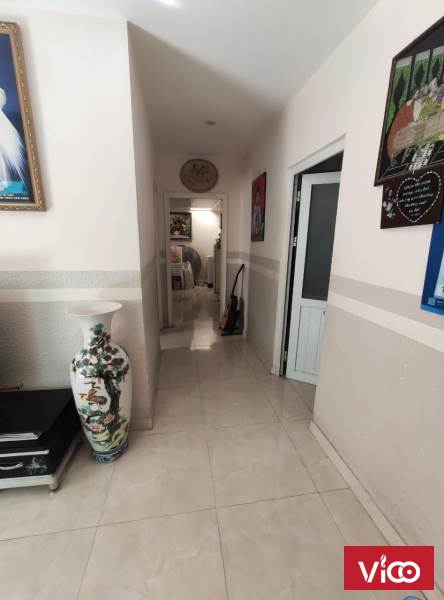 Bán đất tặng nhà mặt đường Nguyễn Đình Chiểu .