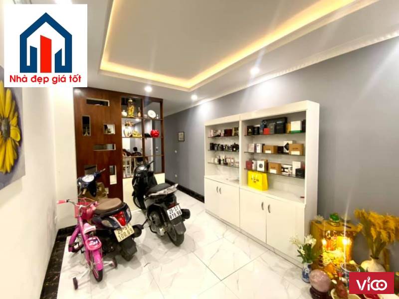 Bán nhà Phố Trạm 42m2 x 4T, ngõ thông, ô tô đỗ cửa. 0942347171