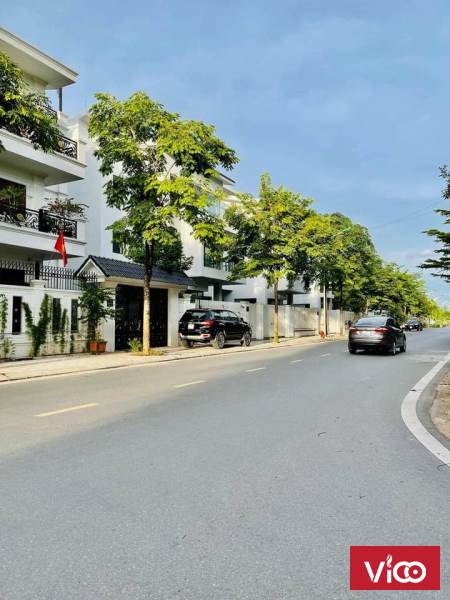 Biệt Thự Đẳng Cấp Nhất Miền BắcThang Máy Mạ VàngDT150m2 MT7.2 Giá 23.2 Tỷ