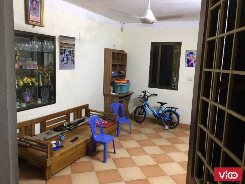 Cần bán căn hộ Tập thể xí nghiệp in 15 Nguyên Hồng, Đống Đa, Hà Nội, giá tốt