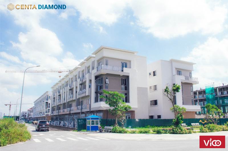 Tôi cần bán căn nhà chính chủ , măt tiền 5m , xây dựng thô 4 tầng , tôi chịu phí sang tên. không