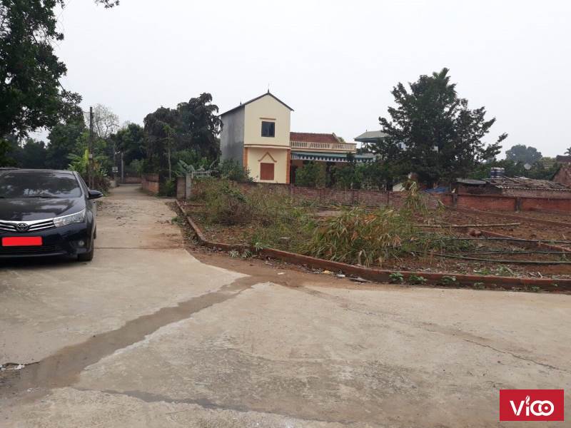 còn đúng 1 lô đất full thổ cư hòa lạcmặt tiền đường DH09 18m xã phú cátcông chứng trong ngày