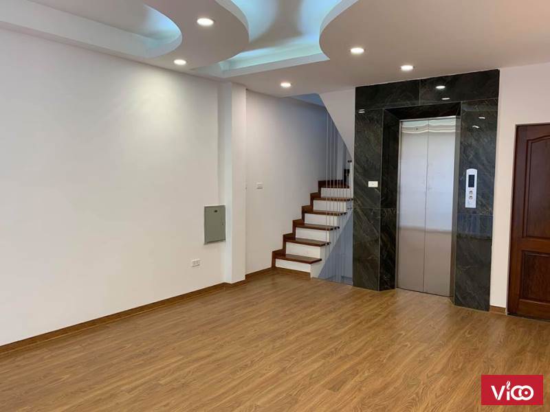 HOT! Lô góc mặt phố Xã Đàn, quận Đống Đa, mặt tiền 12m, thang máy, thông sàn, đắc địa