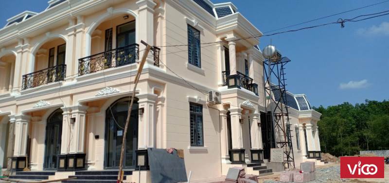 vỡ nợ bán nhà mặt tiền 13m gần chợ Bến cát