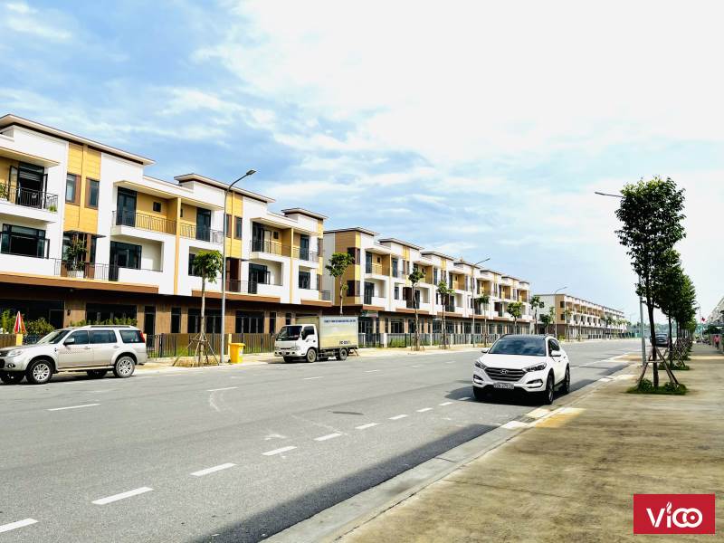 Bán căn nhà Centa City Bắc Ninh dt 120m2, nhà 3 tầng rẻ hơn thị trường 300 triệu 0967666344