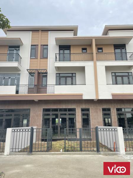 HOT HOT bán căn Shophouse 120m trục 26m Centa City Giá tốt 5,25 tỷ