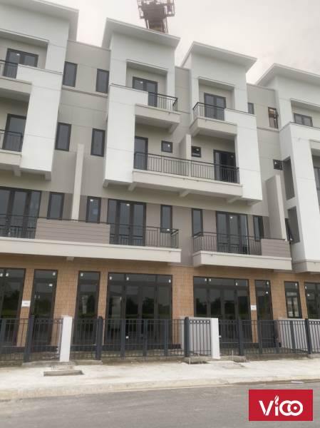 Bán căn Shophouse DT 75m2 (5x15) , mặt đường 14,5m , giá chỉ 3,7t