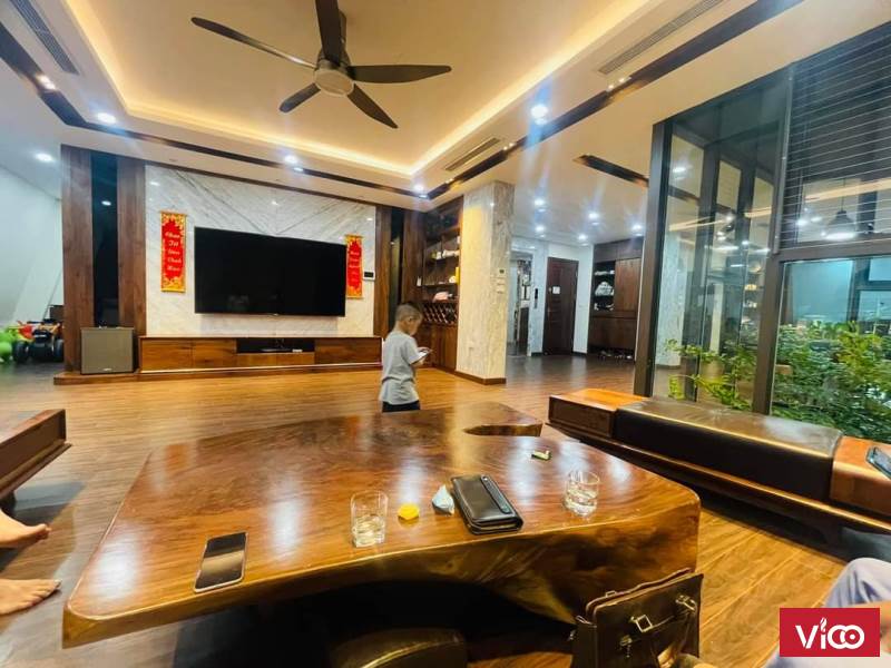 BIỆT THỰ Hoa Hồng Lạc Long Quân 375m x 4tầng, MT 23m giá 84 tỷ.
