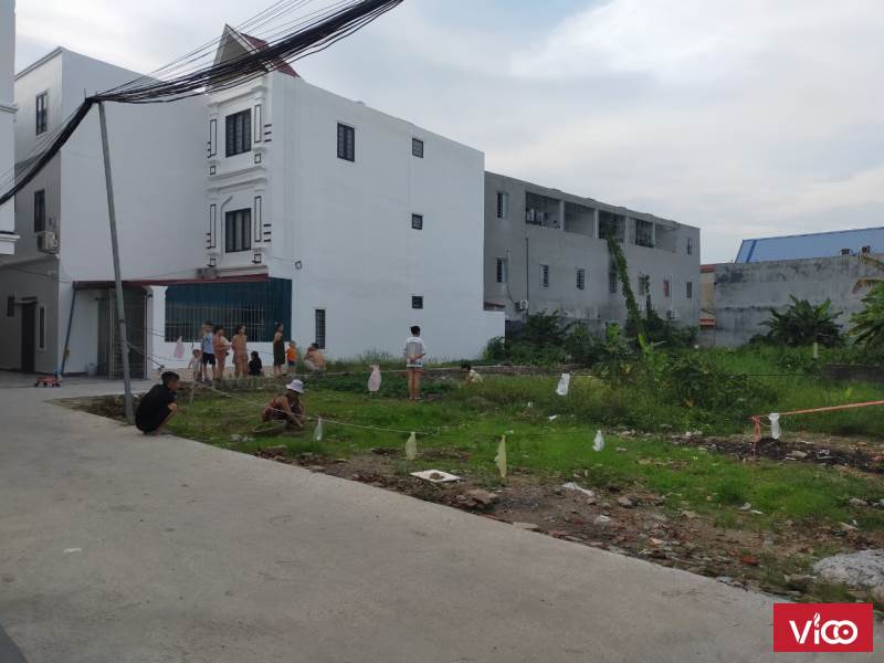 Lô đất đẹp như hoa hậu 18 tuổi.Cách chợ nam hải ngô gia tự 500m gần trường , ủy ban phường Tràng