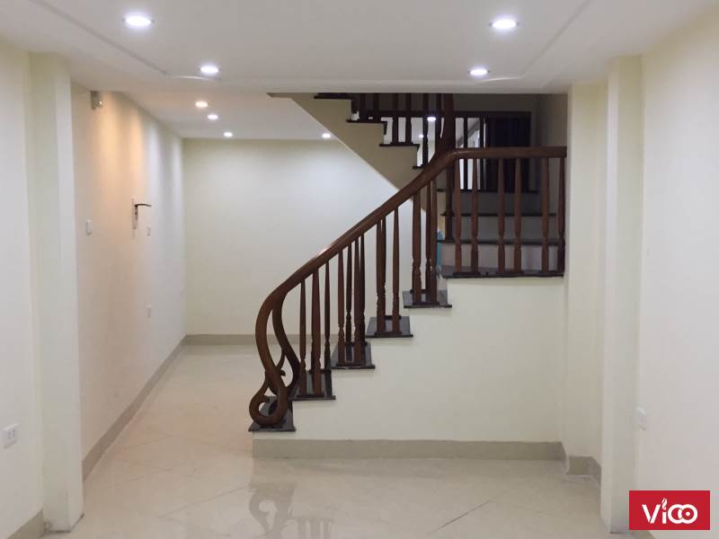 Bán nhà 4 tầng, 5 phòng ngủ ở ngõ chợ Khâm thiên