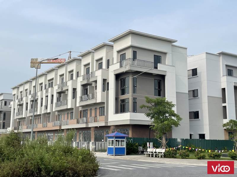 Bán căn nhà phố liền kề 75m Vsip giá tốt