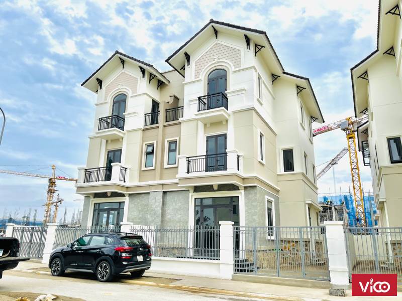 Bán cặp biệt thự gần Vinhomes Riverside Long Biên 270m2 giá 10,x tỷ