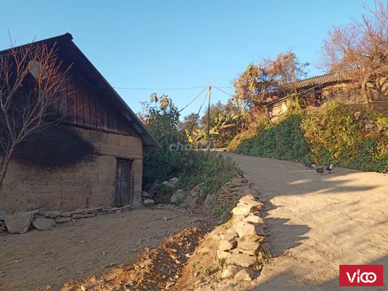 Mảnh đất view đẹp, giá hợp lý lại được tặng ngay 2 ngôi nhà Y Tý Sapa2