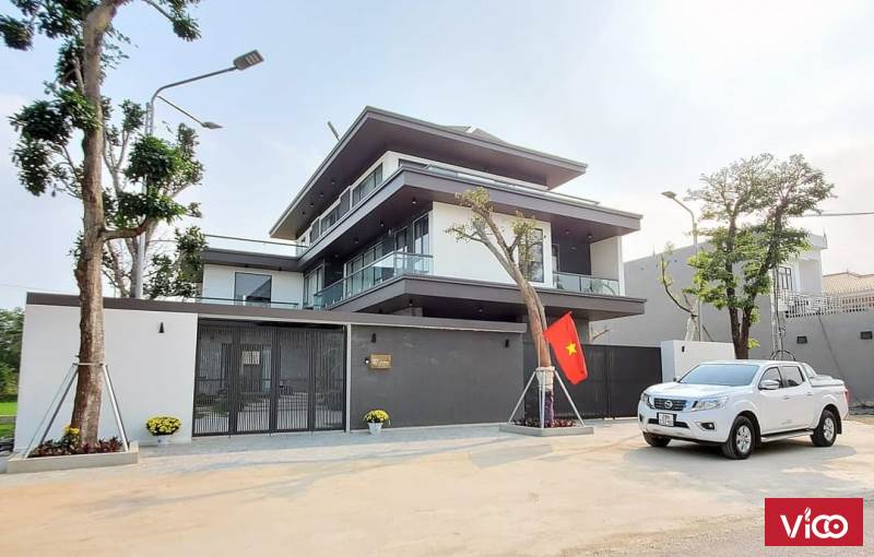NHÀ ĐẸP MT HUỲNH TẤP PHÁT, ĐỔ NÁT HAI BÊN, MÁI NGÓI NGẢ NGHIÊNG, TIỆN XD MỚI
